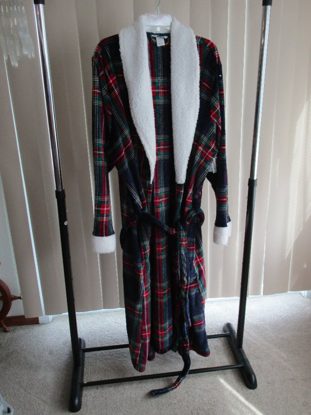 Liz Claiborne Long Plush Robe Faux Fur trim Woman 3X - navy/red/green plaid